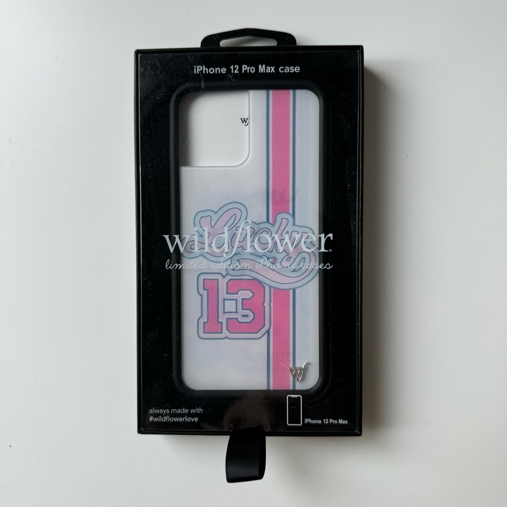Wildflower Case in Lucky Girl
